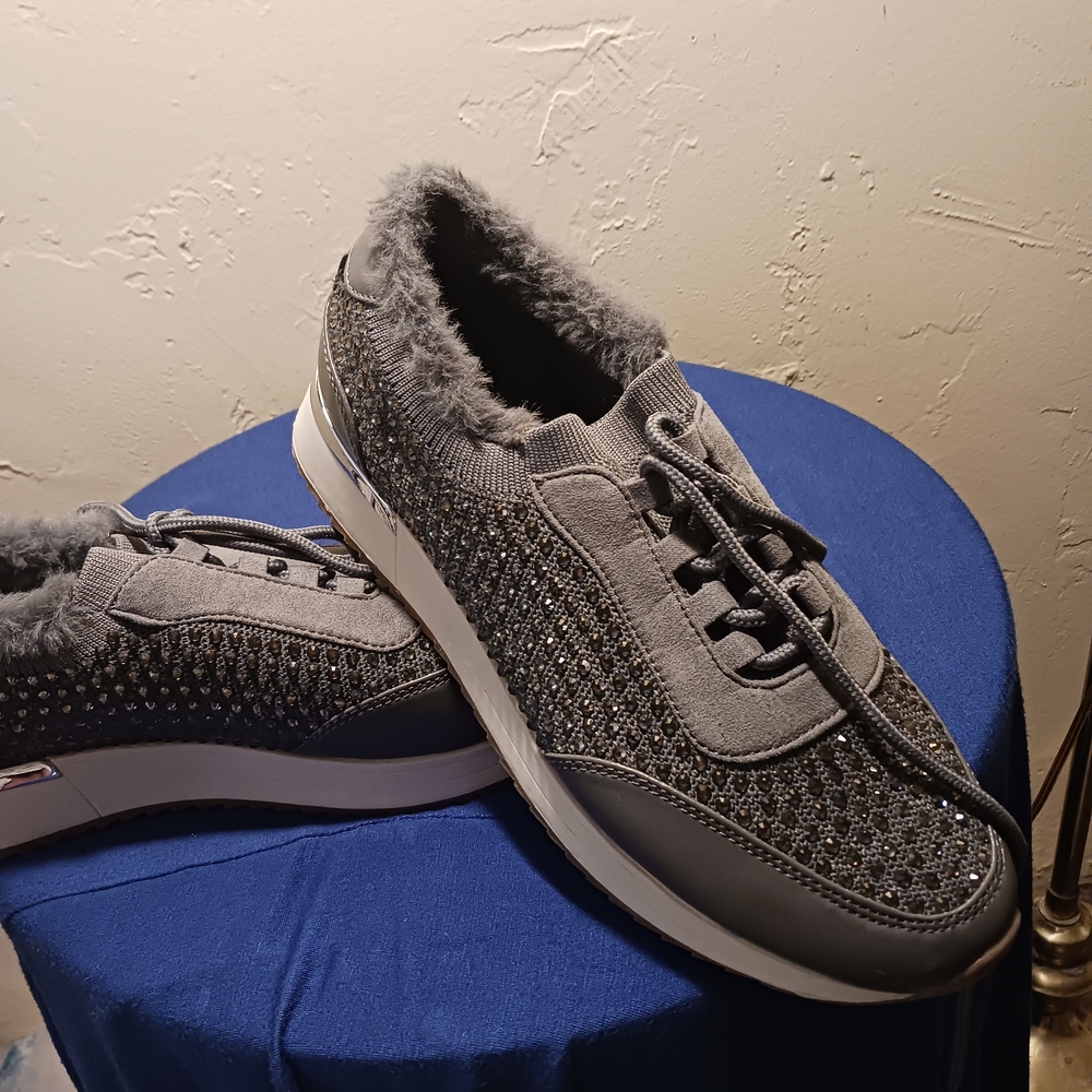 Gray Blings! Women's Sneakers with Faux Fur Lining Size 7